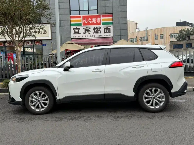 Toyota Frontlander — Фото автомобиля 3