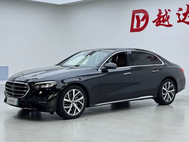 Mercedes-Benz E-Class — Фото автомобиля 4