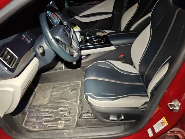 BYD Qin PLUS — Фото автомобиля 11