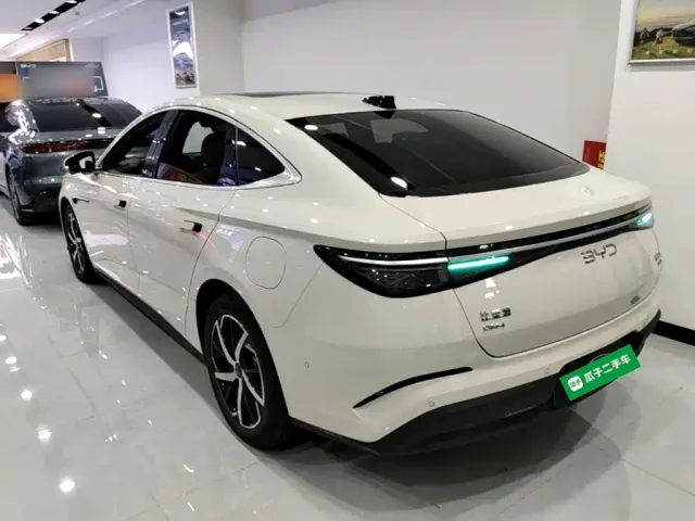 BYD Seal 07 DM-i — Фото автомобиля 4
