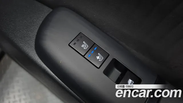 Hyundai Grandeur Grandeur (GN7) 3.5 Бензин 4WD — Фото автомобиля 27