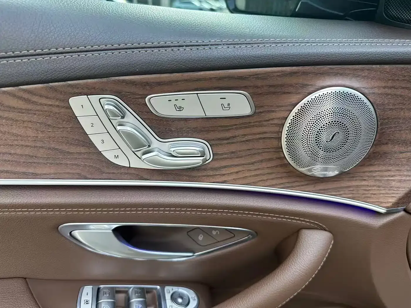 Mercedes-Benz Mercedes-Benz E-Class 2023 Facelift E 300 L Luxury — Фото автомобиля 11