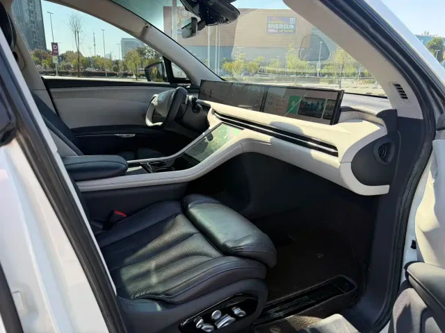IM Motors IM LS7 — Фото автомобиля 10