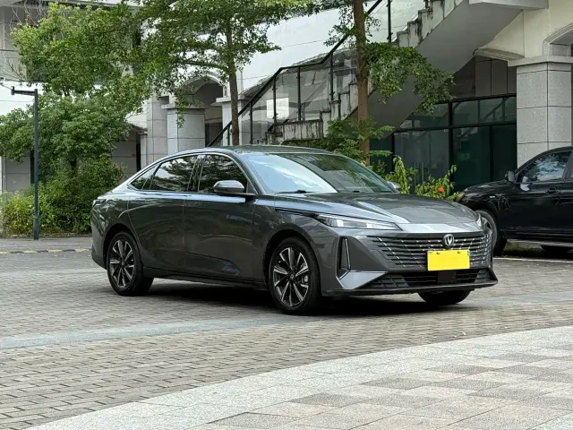 Changan Eado — Фото автомобиля 2