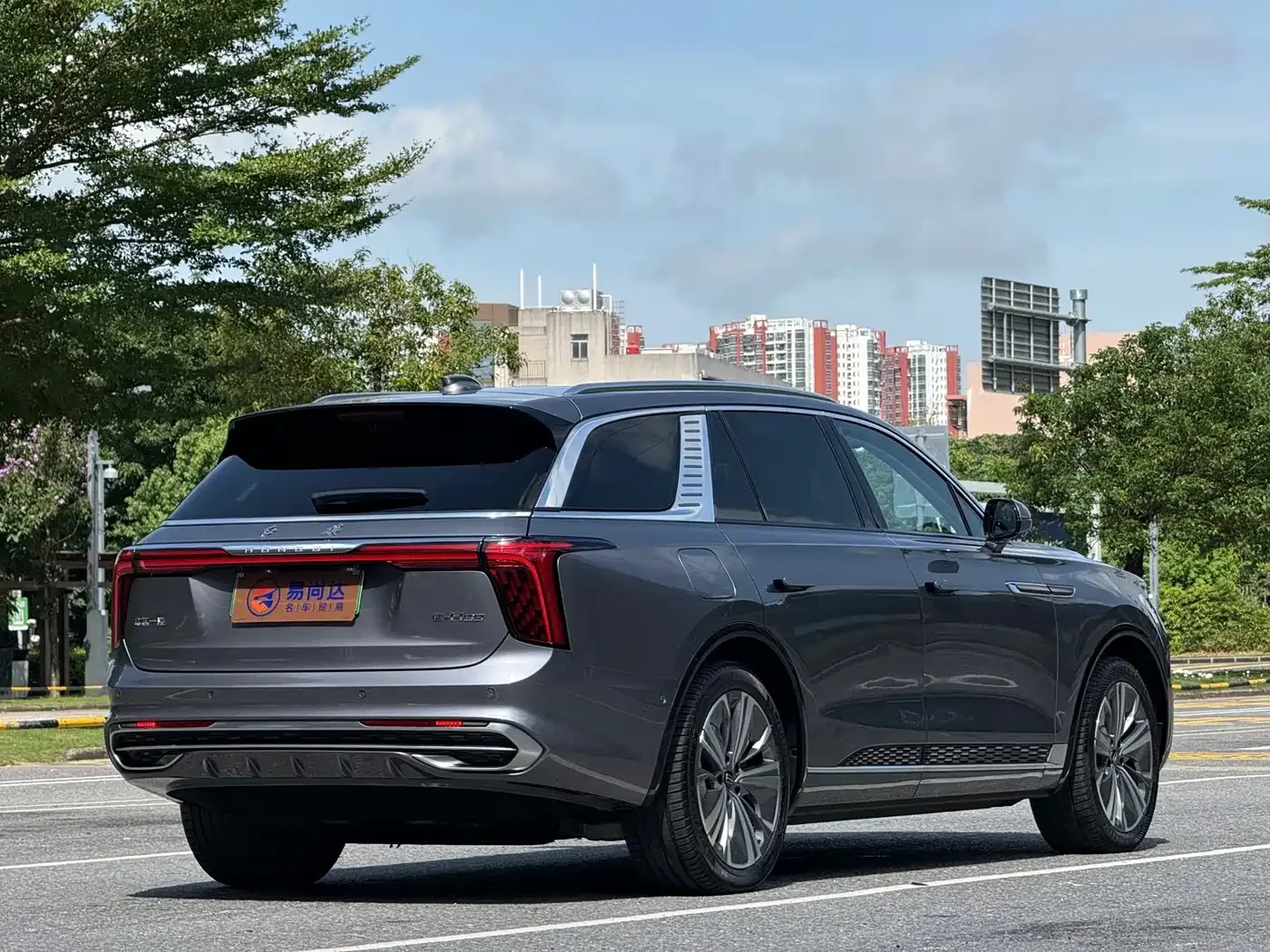 Hongqi Hongqi E-HS9 2022 660km Qi Chang Edition (6-seater) — Фото автомобиля 5