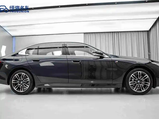 BMW 5 Series — Фото автомобиля 4
