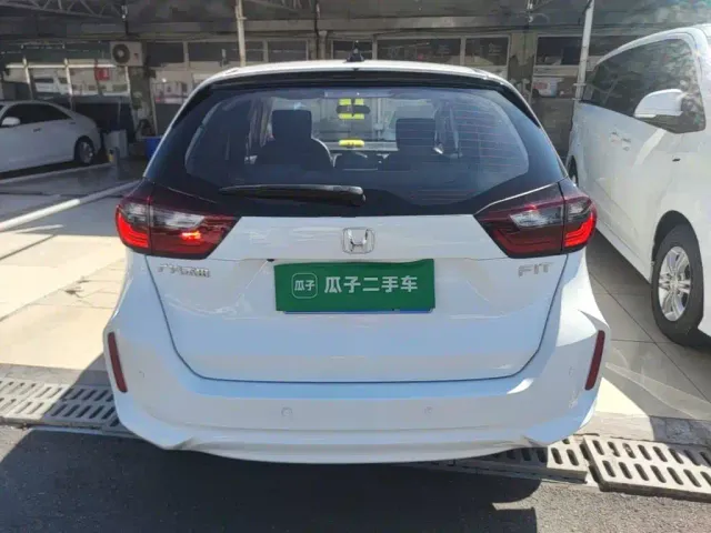 Honda Fit — Фото автомобиля 5