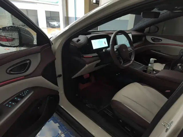 BYD Seal 07 DM-i — Фото автомобиля 20