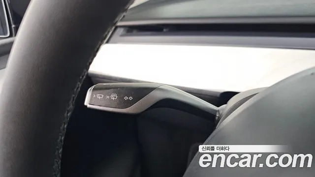 Tesla Model Y — Фото автомобиля 12