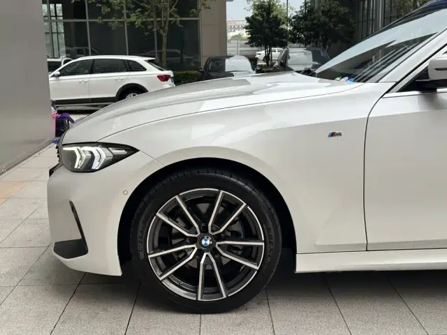 BMW 3 Series — Фото автомобиля 5