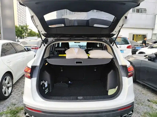 Geely Binyue — Фото автомобиля 18
