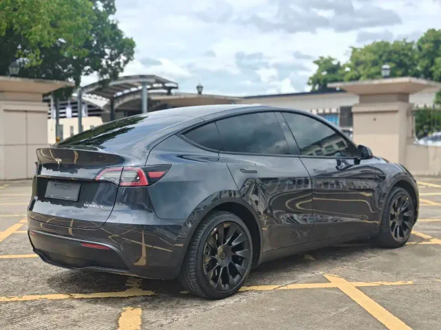 Tesla Model Y — Фото автомобиля 11