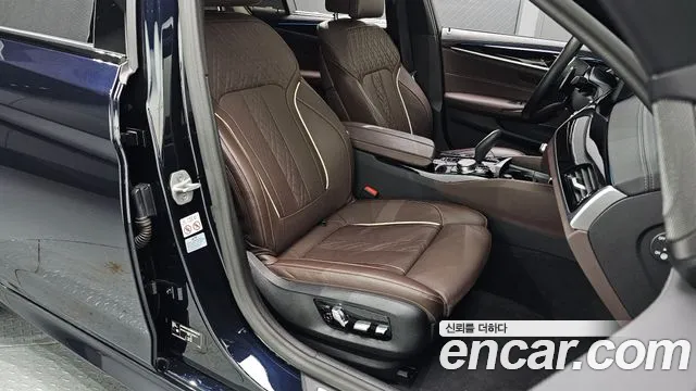 BMW 5-Series 5 серия (G30) — Фото автомобиля 22