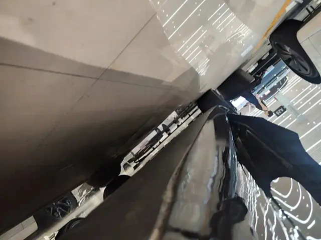 Tesla Model 3 — Фото автомобиля 21
