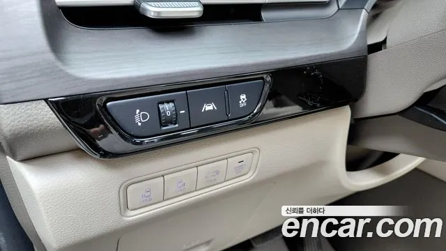 Kia Carnival Generation 4 — Фото автомобиля 27