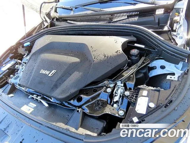BMW iX1 U11 — Фото автомобиля 6