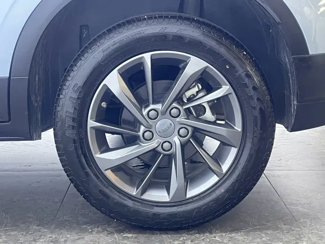 Geely Binyue — Фото автомобиля 10