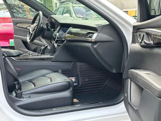 Cadillac CT6 — Фото автомобиля 7