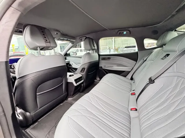 Geely Galaxy E8 — Фото автомобиля 6