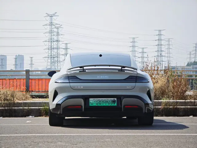 Xiaomi SU7 — Фото автомобиля 8
