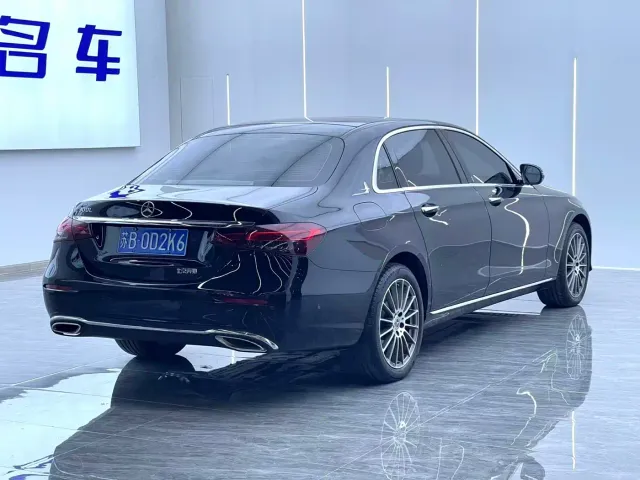 Mercedes-Benz E-Class — Фото автомобиля 13