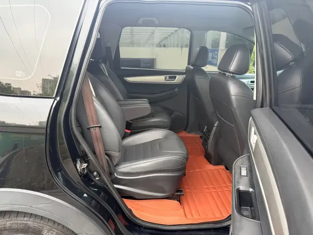 Dongfeng Fengxing Fengxing SX6 2022 1.6L Manual Comfort — Фото автомобиля 12