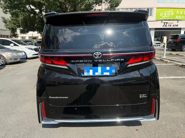 Toyota Vellfire — Фото автомобиля 8
