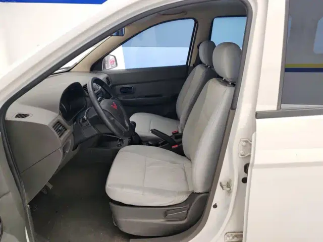 Wuling Hongguang — Фото автомобиля 9