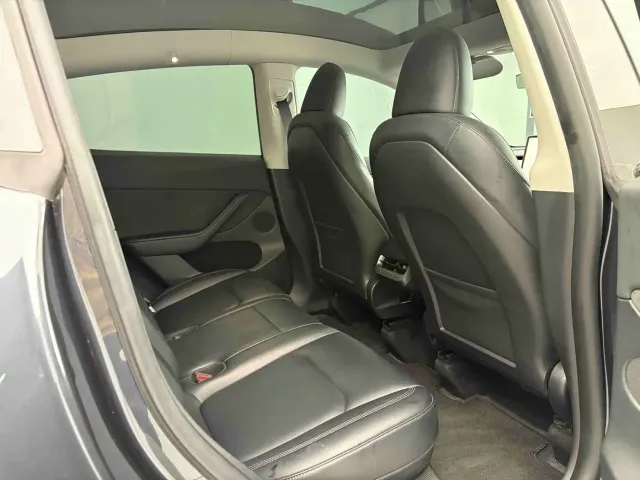 Tesla Model Y — Фото автомобиля 7