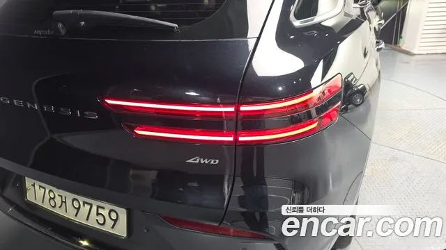 Genesis GV70 — Фото автомобиля 8