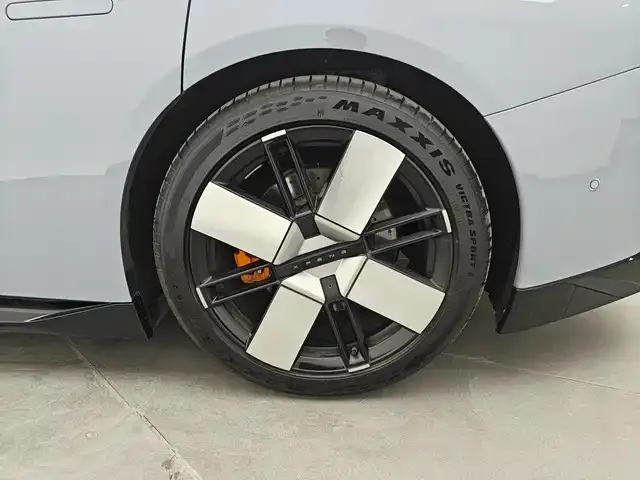 Xpeng P7 — Фото автомобиля 10