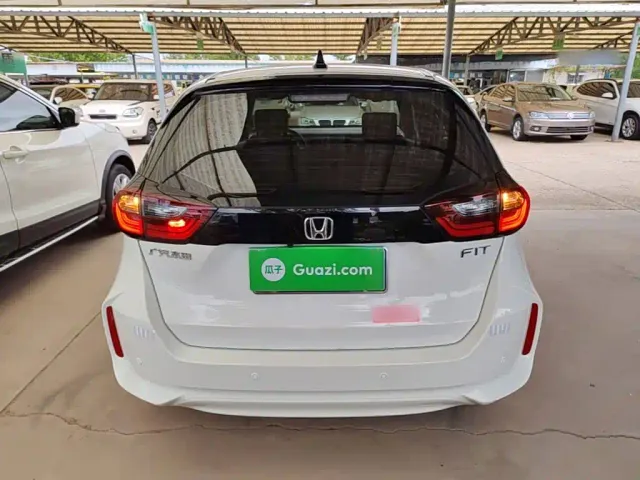 Honda Fit — Фото автомобиля 5