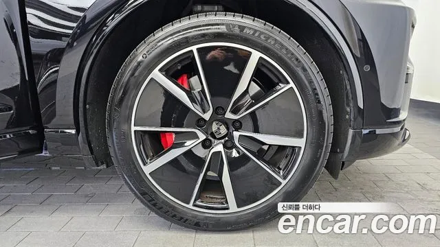 Porsche Macan — Фото автомобиля 5