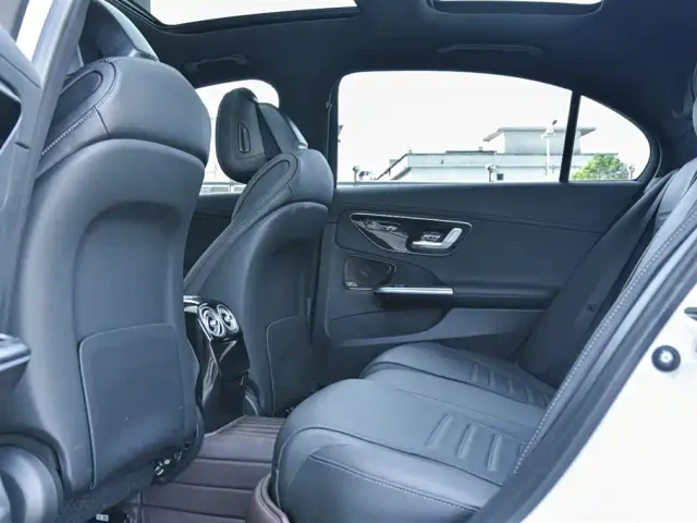 Mercedes-Benz C-Class — Фото автомобиля 10
