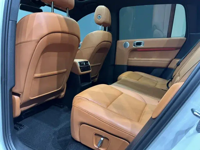 Li Auto L6 — Фото автомобиля 9