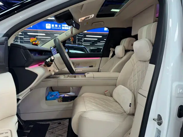 Nio ES8 — Фото автомобиля 8