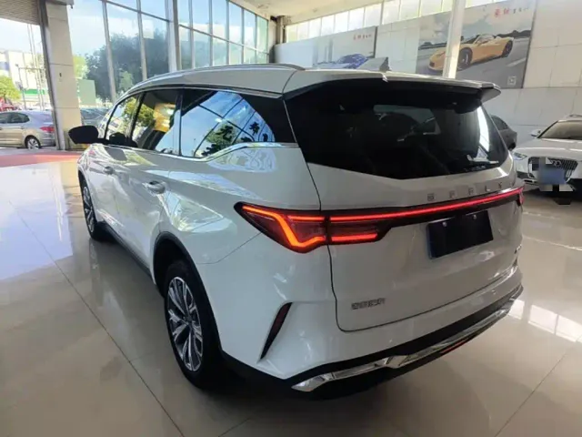 Geely Jiaji — Фото автомобиля 4
