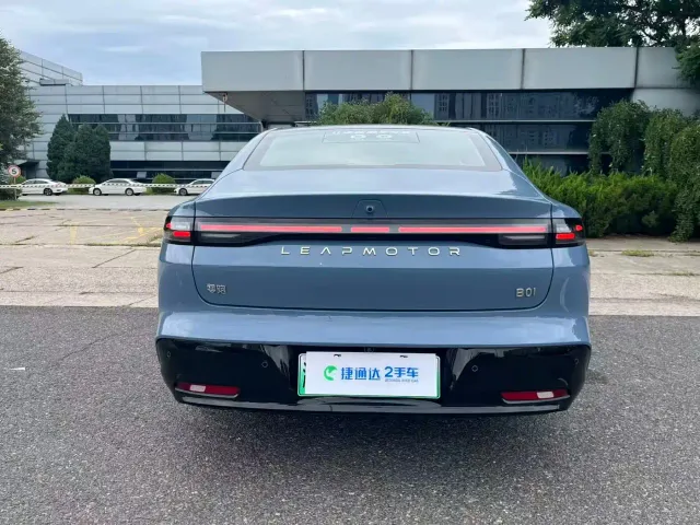 Leapmotor B01 — Фото автомобиля 30