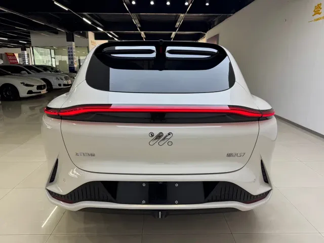 IM Motors LS7 — Фото автомобиля 11