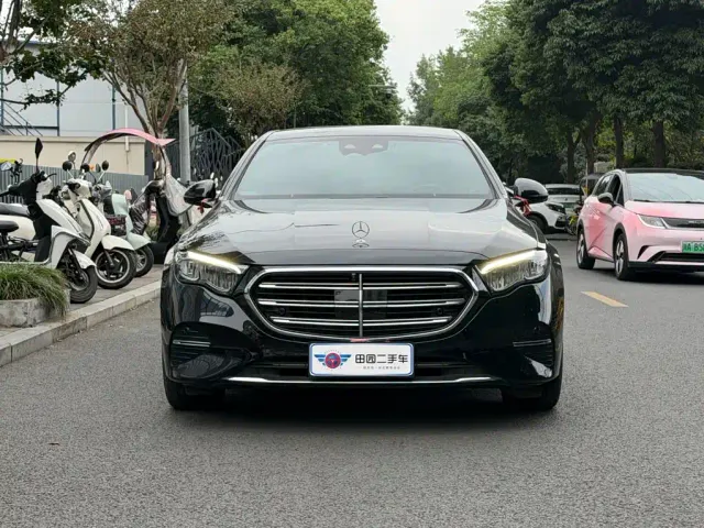 Mercedes-Benz E-Class — Фото автомобиля 2