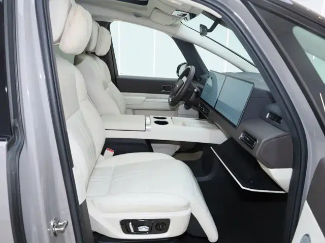 Li Auto MEGA — Фото автомобиля 16