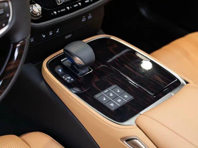 Lexus LS — Фото автомобиля 15