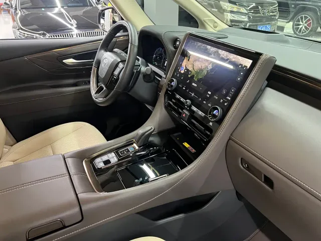 Toyota Alphard — Фото автомобиля 27