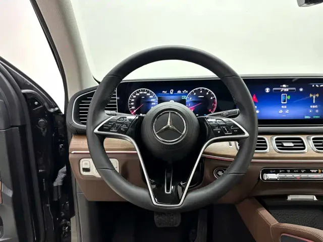 Mercedes-Benz GLE-Class — Фото автомобиля 16
