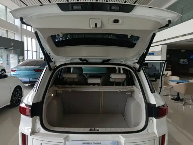 Geely ICON — Фото автомобиля 18