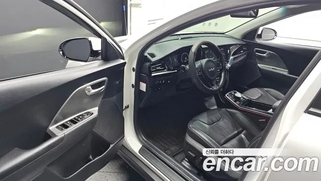 Kia Niro — Фото автомобиля 10