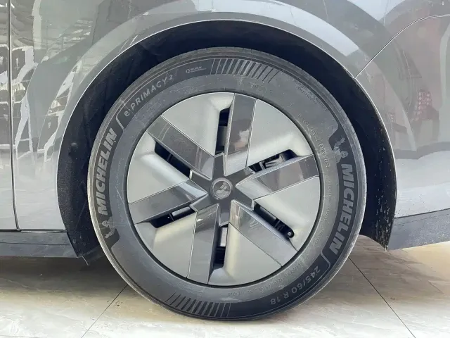 Li Auto Li Auto MEGA 2024 Ultra — Фото автомобиля 28