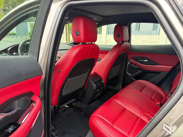 Jaguar E-PACE — Фото автомобиля 8