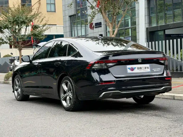 Honda Accord — Фото автомобиля 4