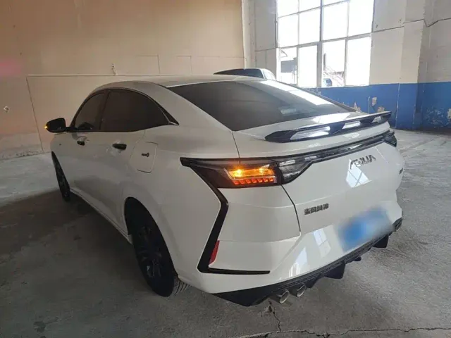 Dongfeng Yixuan — Фото автомобиля 4